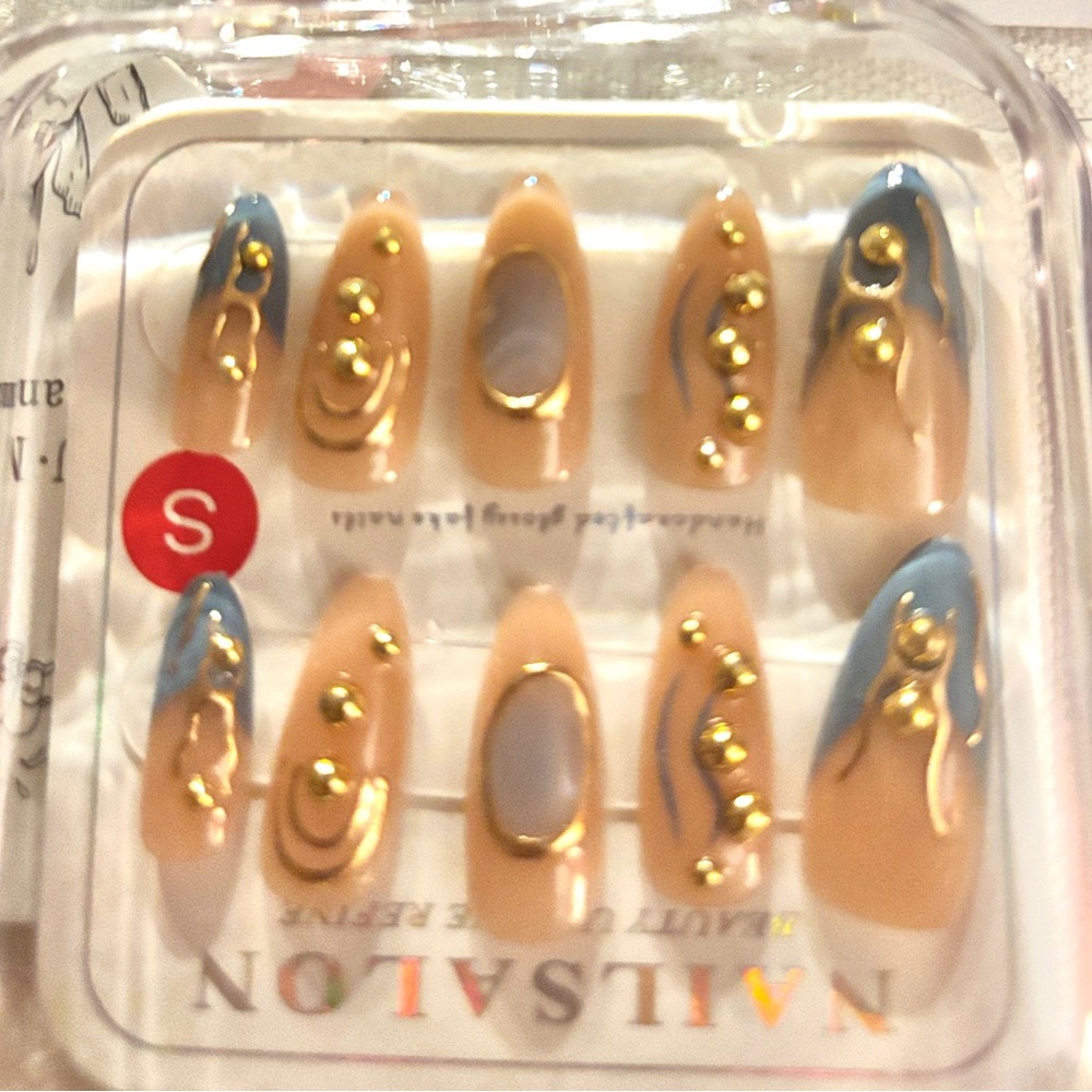 Vogue Acrylic Handmade Press-On Glue Nails -1 Set NIP. Retail $28 Gorgeous NEW